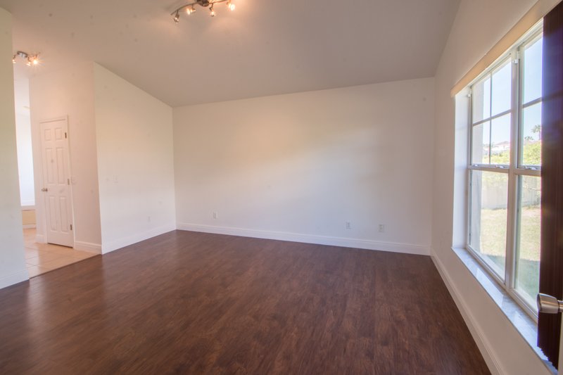 661 Berwick Dr, Davenport FL 33897 property image