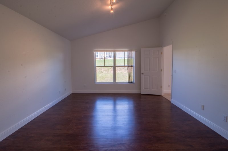 661 Berwick Dr, Davenport FL 33897 property image