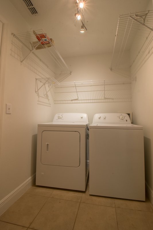 661 Berwick Dr, Davenport FL 33897 property image