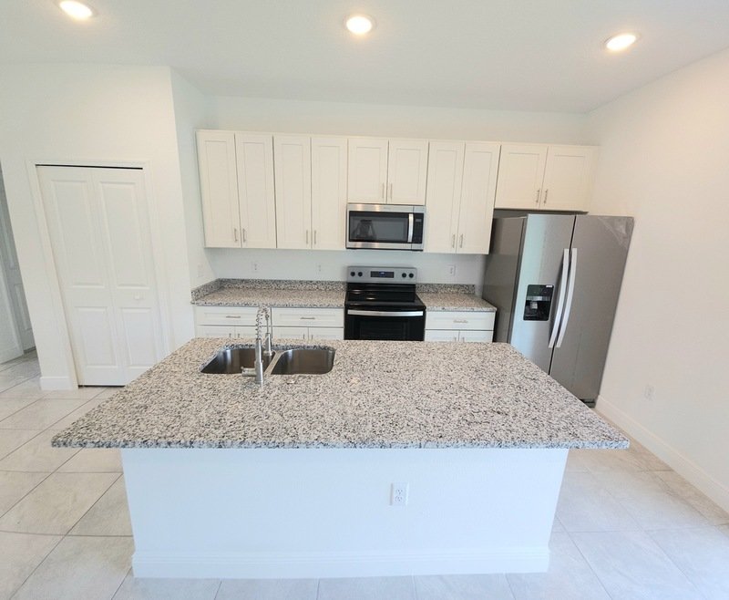 2117 W SWANSON DR property image