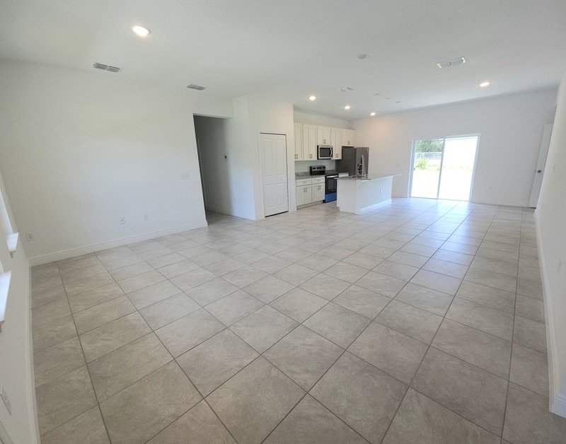 2117 W SWANSON DR property image