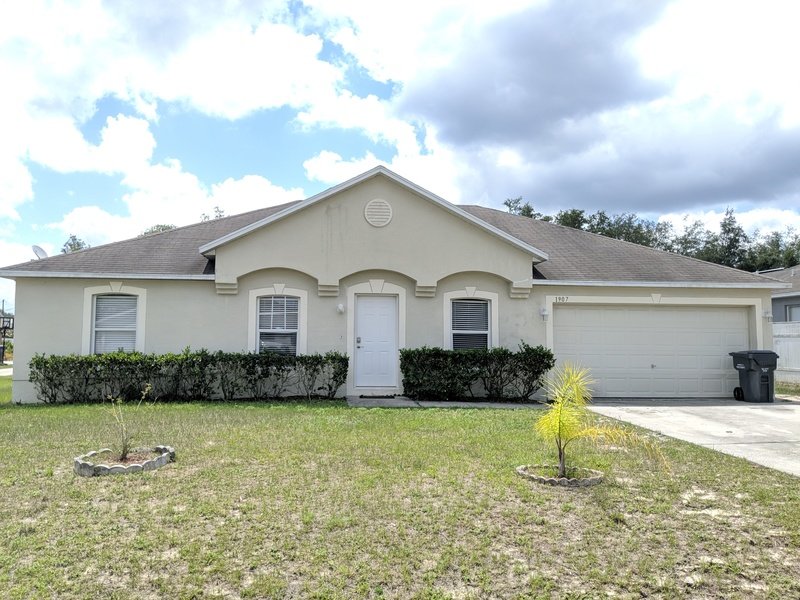 1907 Manatee Drive, Kissimmee FL 34759-5362 property image