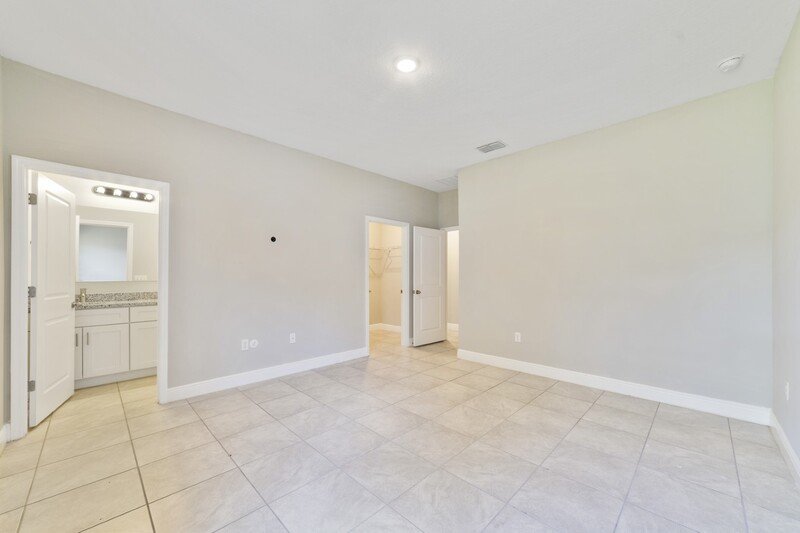 2117 W SWANSON DR property image