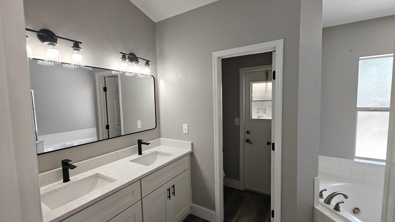 3/2 single family home fully renovated property image