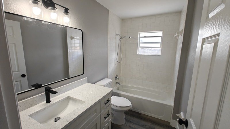3/2 single family home fully renovated property image