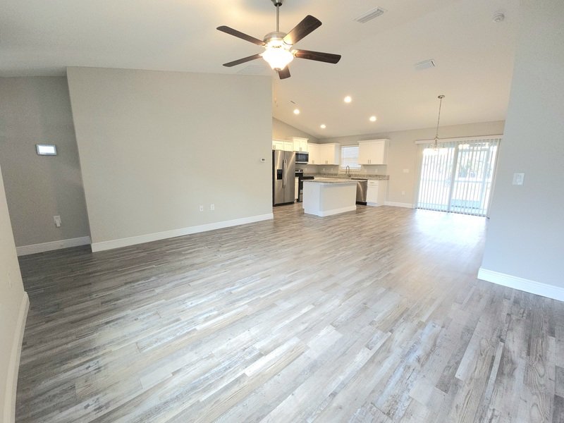 106 Oak Cir property image