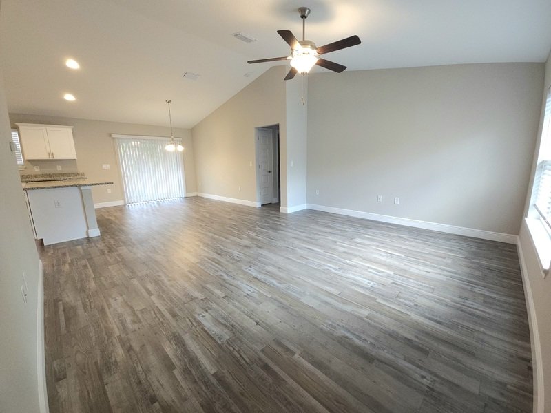 106 Oak Cir property image