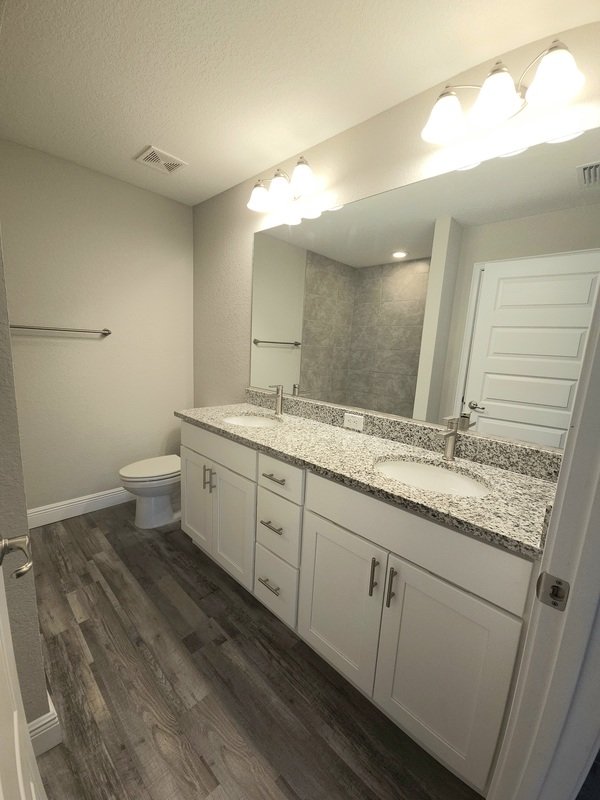 106 Oak Cir property image