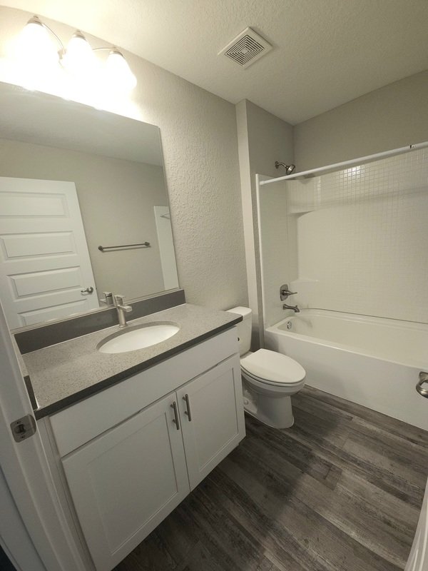 106 Oak Cir property image