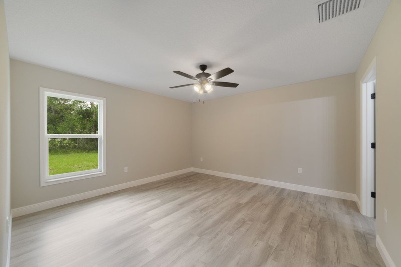 8949 N Cortlandt dr property image