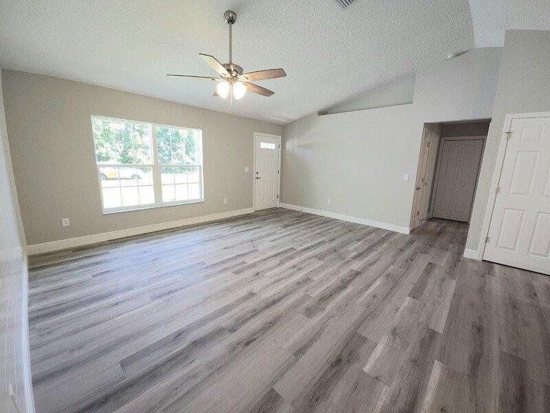 944 W Anderson Ln property image