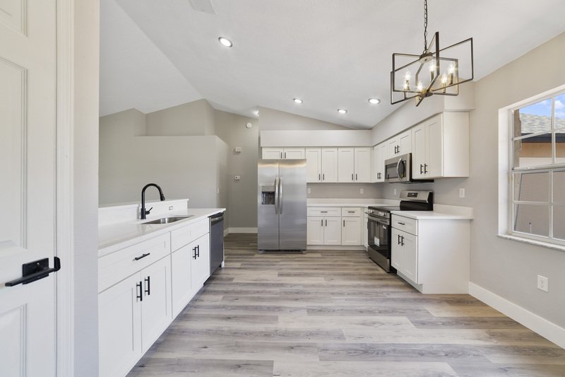 3/2 single family home fully renovated property image
