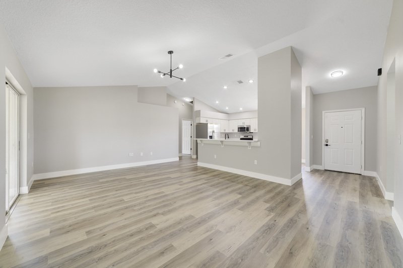 3/2 single family home fully renovated property image