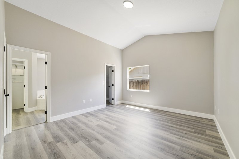3/2 single family home fully renovated property image