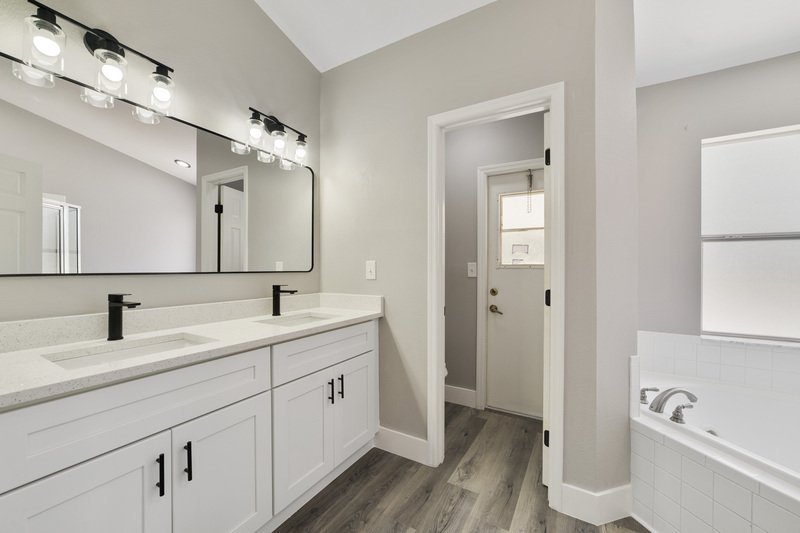 3/2 single family home fully renovated property image