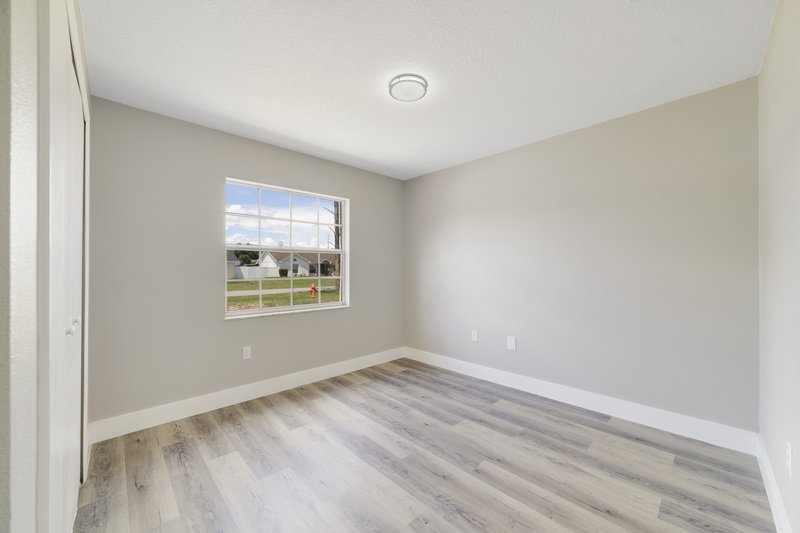 3/2 single family home fully renovated property image