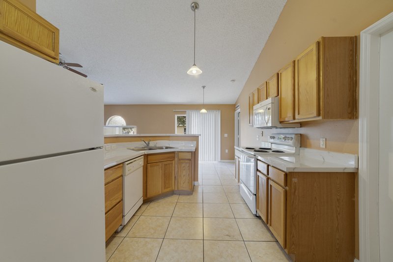 1907 Manatee Drive, Kissimmee FL 34759-5362 property image