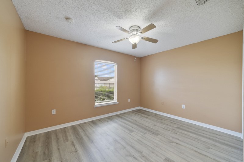 1907 Manatee Drive, Kissimmee FL 34759-5362 property image