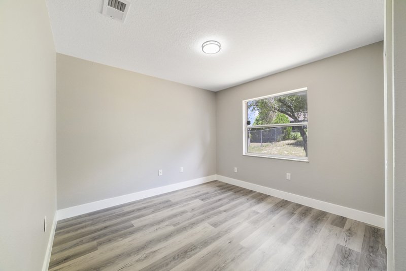 3/2 single family home fully renovated property image