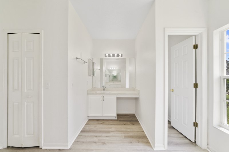 566 Hummingbird Ct property image
