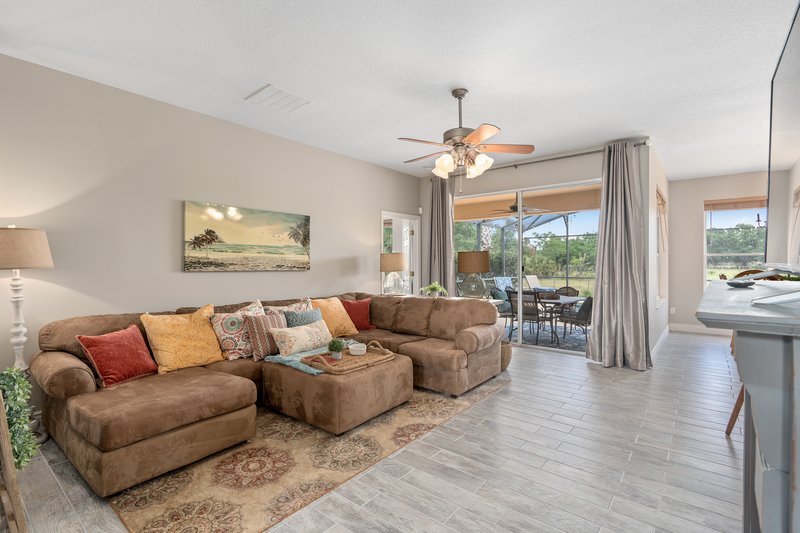 825 Wildflower Rd property image