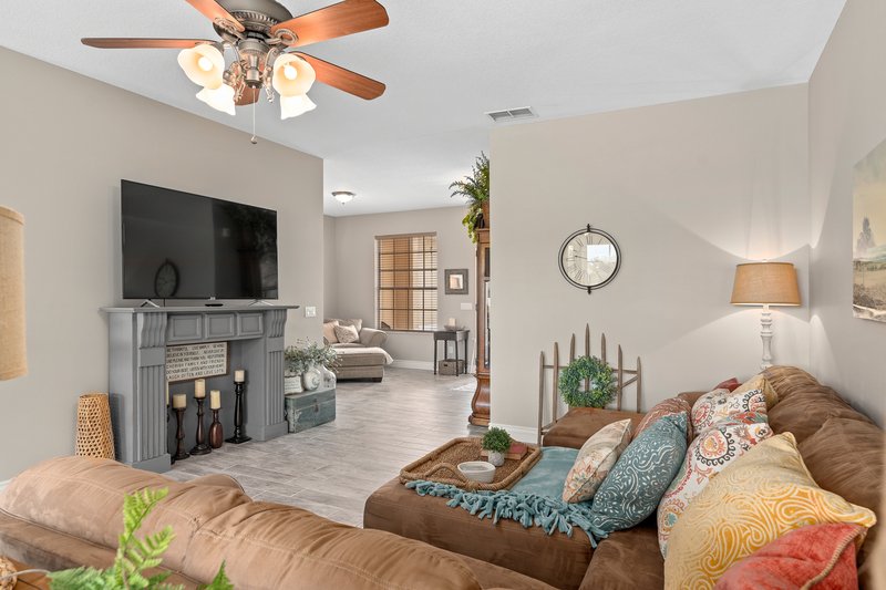 825 Wildflower Rd property image