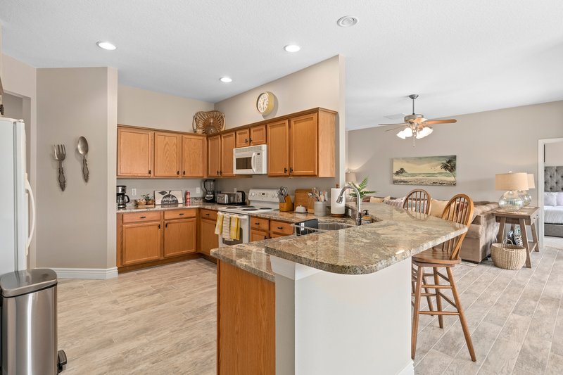 825 Wildflower Rd property image