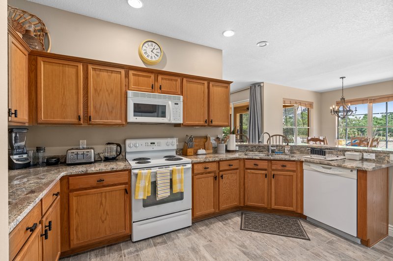825 Wildflower Rd property image