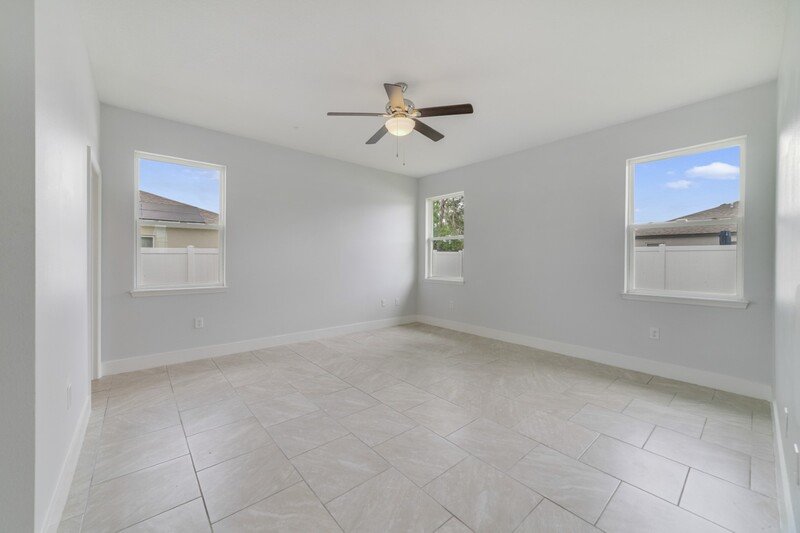 128 Willow Dr property image