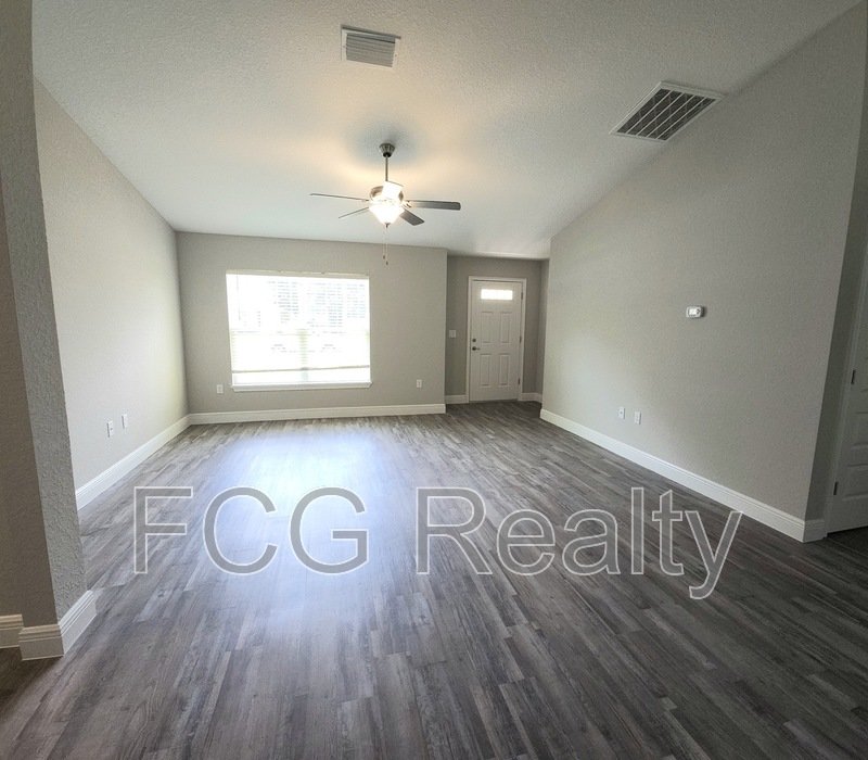 9 Larch Dr property image