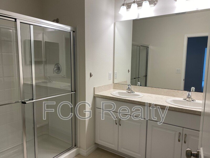 137 Hamlet loop property image