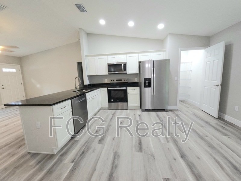 7883 N Fieldstone Dr property image