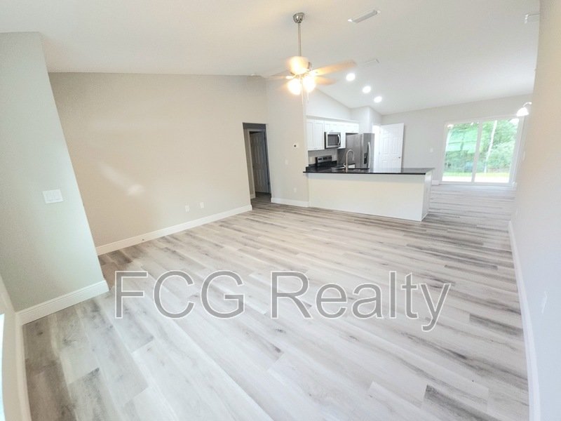 7883 N Fieldstone Dr property image