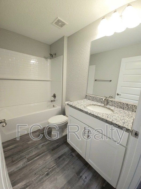 36 Hemlock radial cir property image