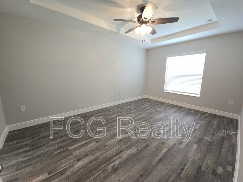 8027 N Independence Way property image