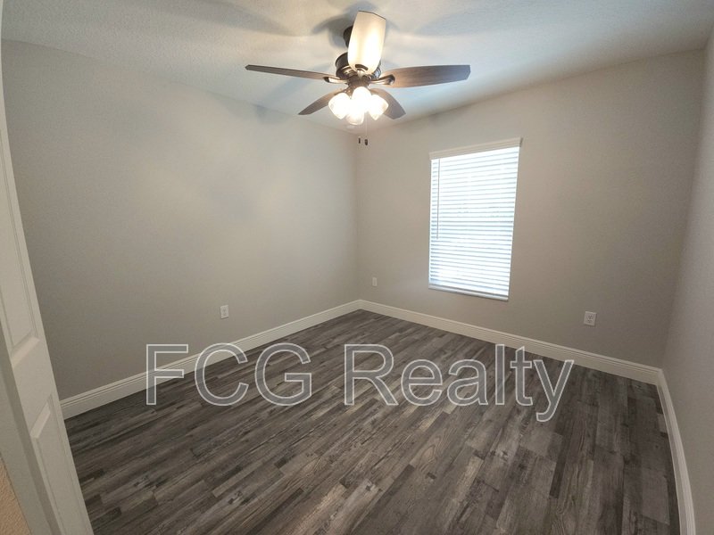 8027 N Independence Way property image