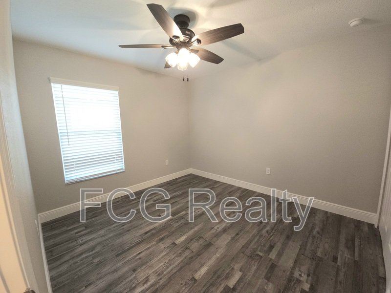 8027 N Independence Way property image