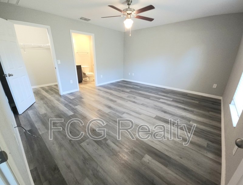 525 Marion Oaks Ln property image