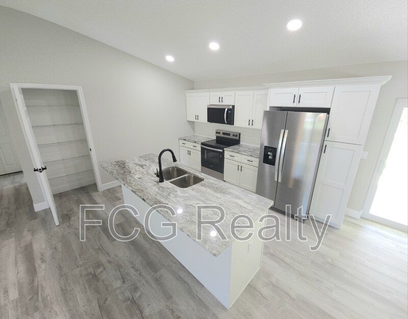 3328 W Naegelia Pl property image