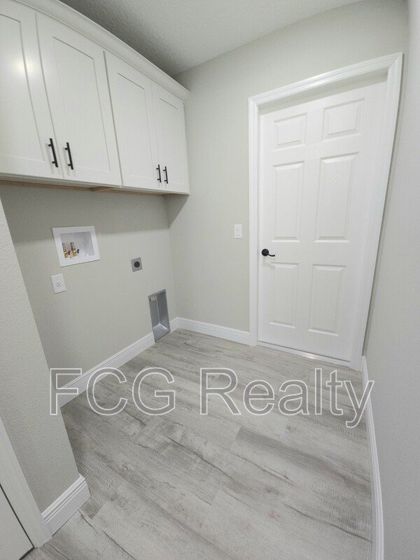 3328 W Naegelia Pl property image