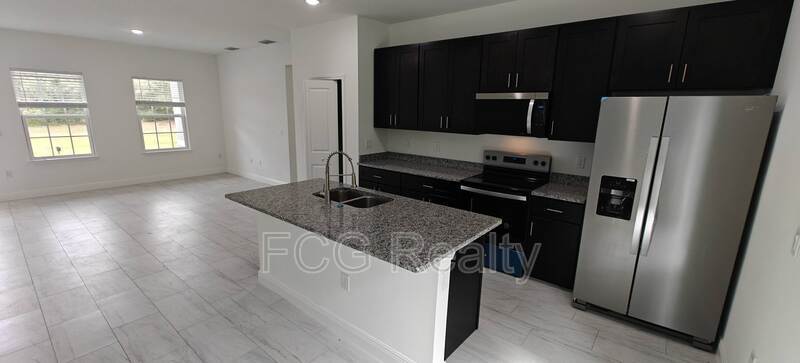 9451 N Emellia Ave property image