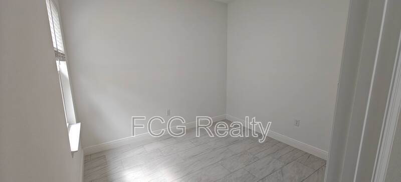 9451 N Emellia Ave property image