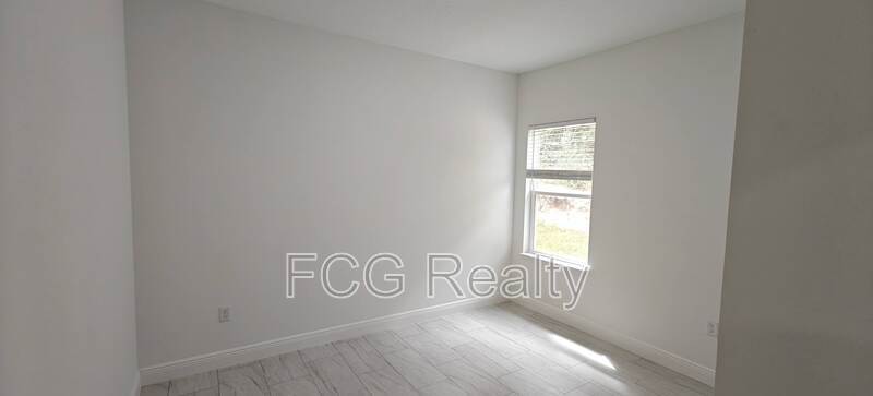 9451 N Emellia Ave property image