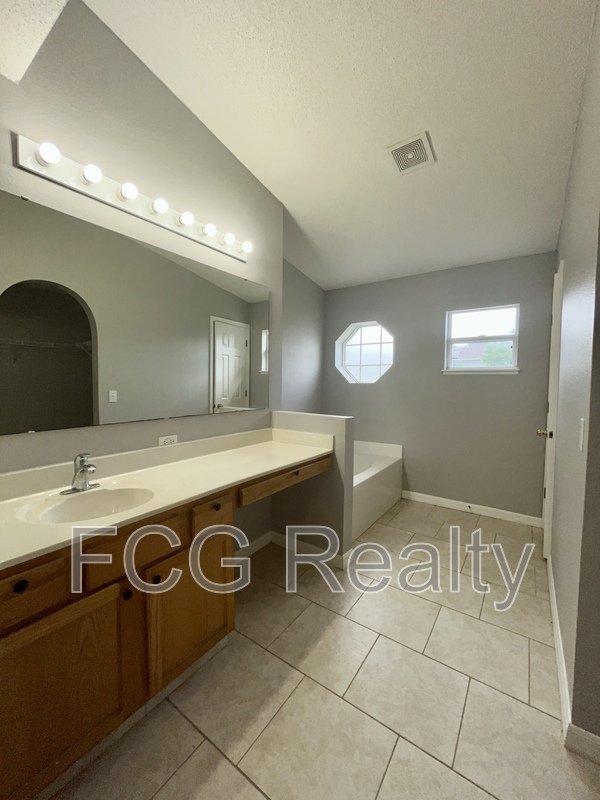 5819 Windridge Dr property image