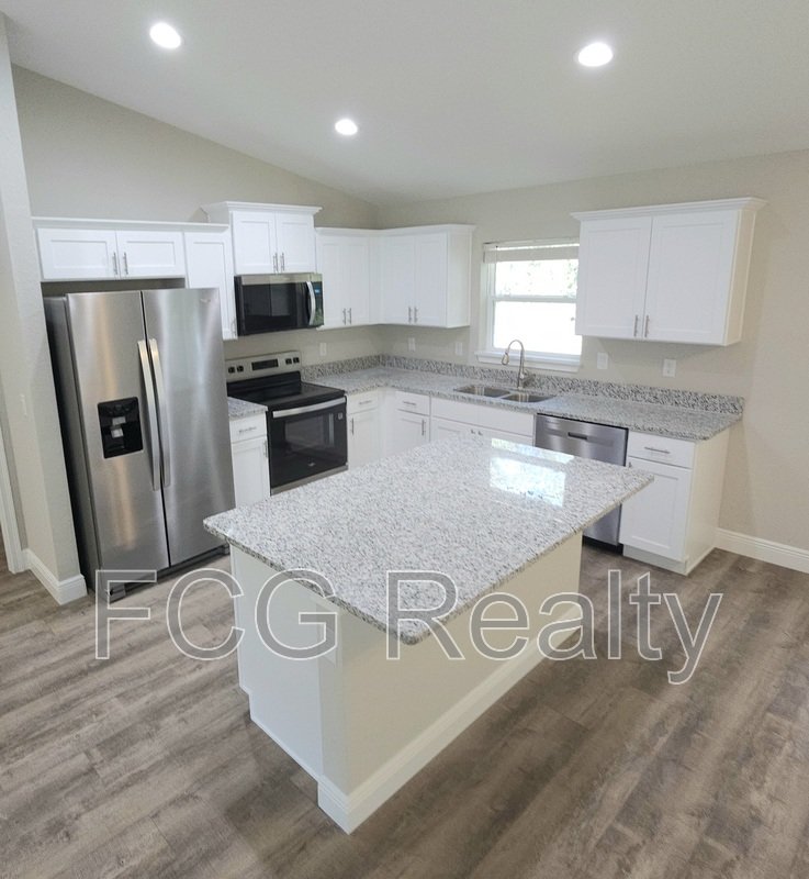 9115 N Sandree Dr property image