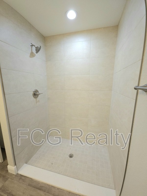 9115 N Sandree Dr property image