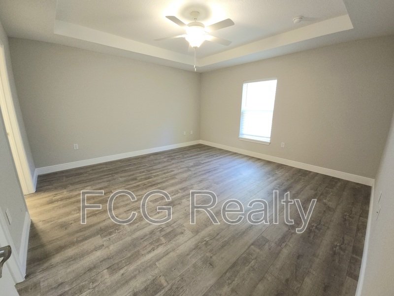 9115 N Sandree Dr property image