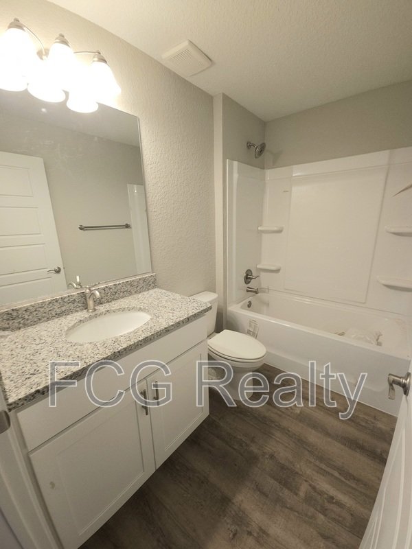 9115 N Sandree Dr property image