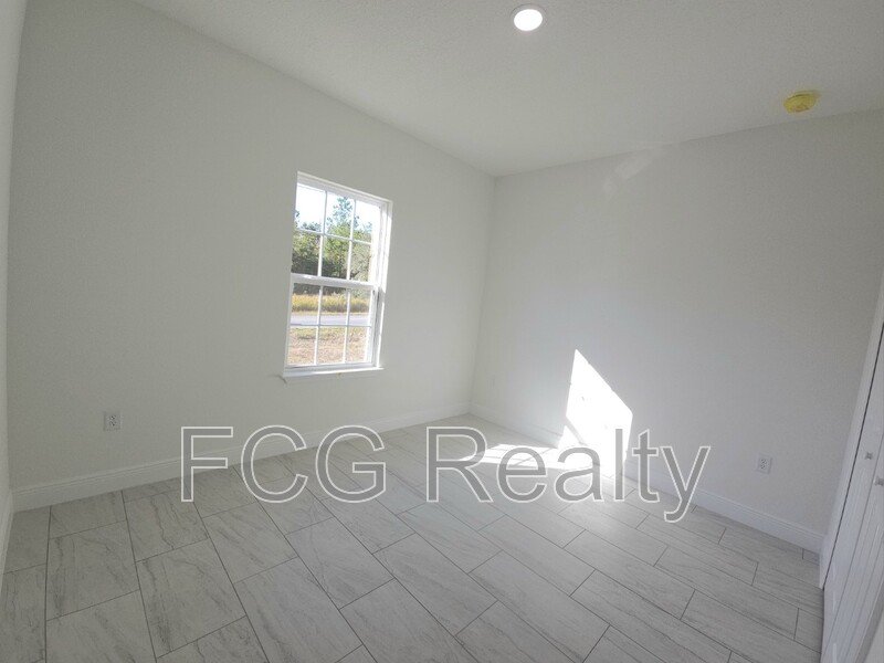 1829 W Corrine St property image