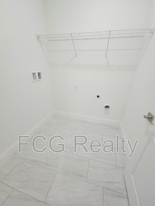 1829 W Corrine St property image